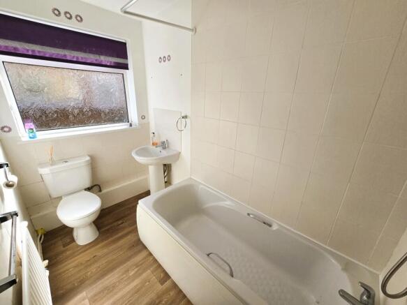 2 bed Bungalow for sale Image 12