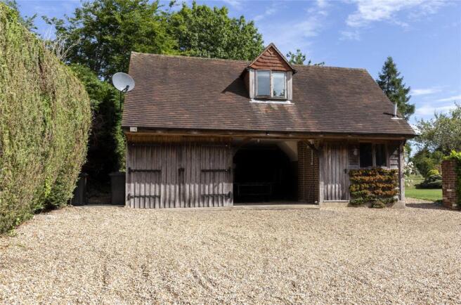 Garage & Annexe