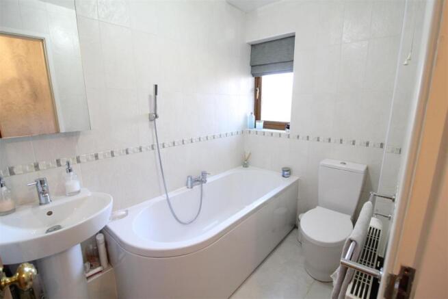 Bathroom.JPG