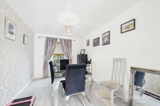 4 bed House for sale Image 5