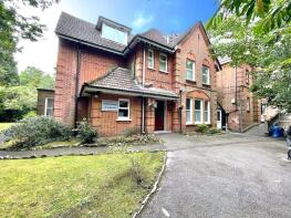 14, 28 Carlton Grange, Braidley Road, Bournemouth BH2 6JX