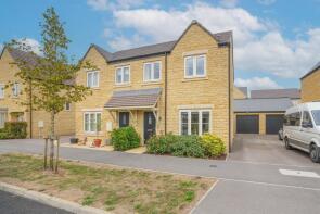 82, Centenary Way, Witney OX29 7BB