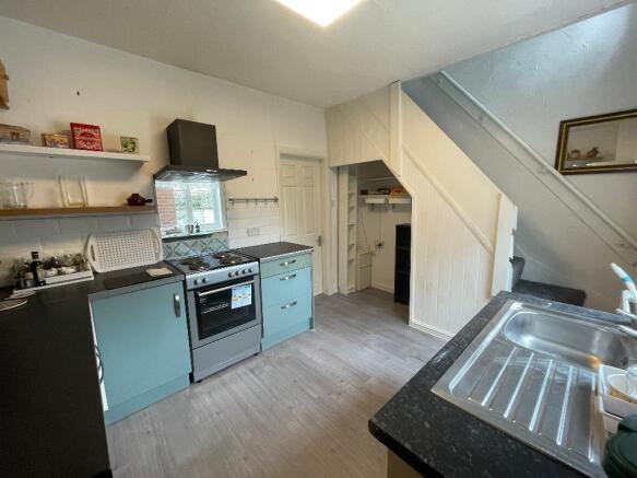 2 bed End of Terrace to rent Image 4