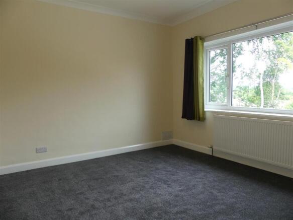 2 bed Detached Bungalow to rent Image 12