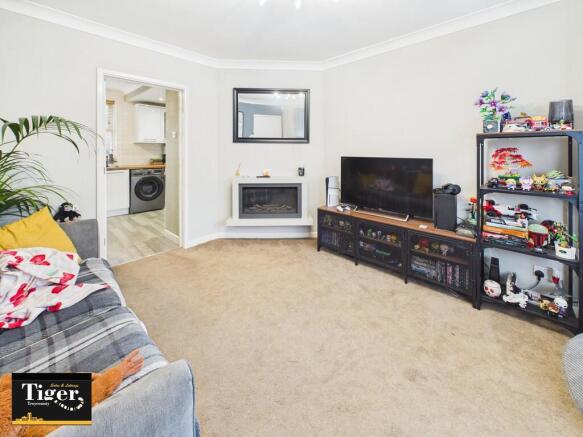 CAM01931G0-PR0327...