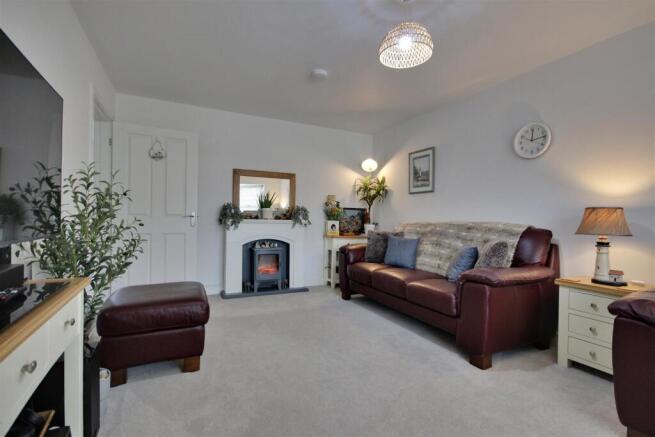 Bluebell Drive, Leven photo 4
