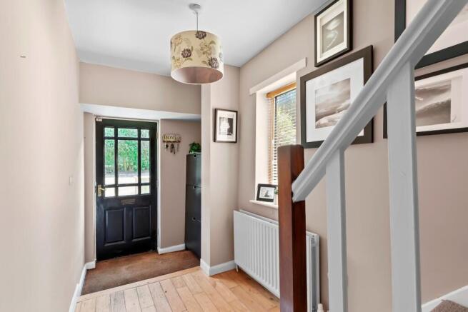 5 bed Detached for sale Image 12