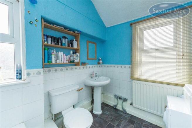 OFF SHOT BATHROOM