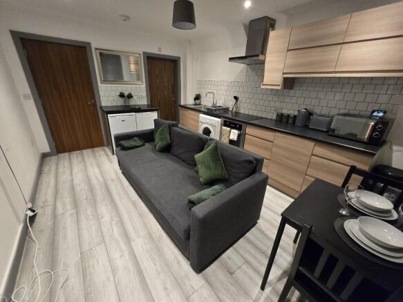 Lounge/Kitchen