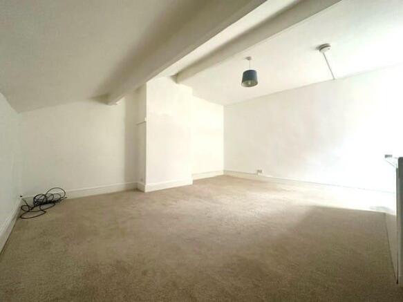 2 bed Terraced to rent Image 7