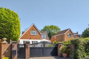 38, The Avenue, Wraysbury, Staines-upon-thames TW19 5HA