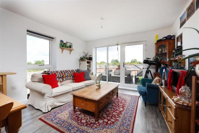 48 Flatts Close 3.JPG