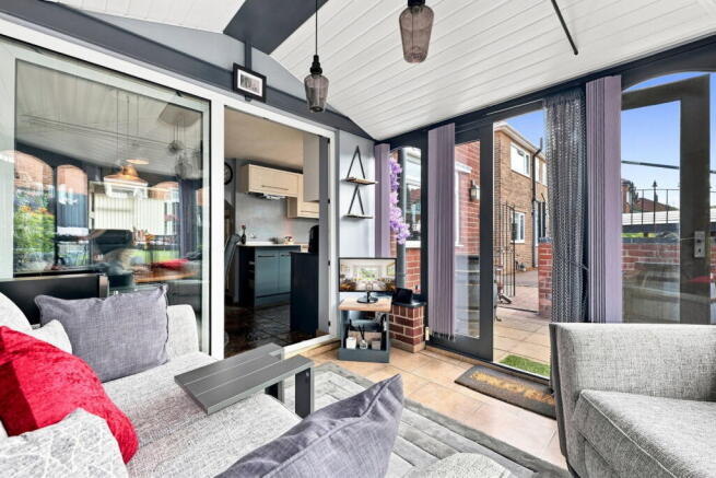 3 bed Semi-Detached for sale Image 11