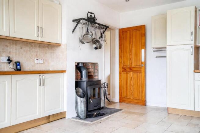 3 bed Bungalow for sale Image 4