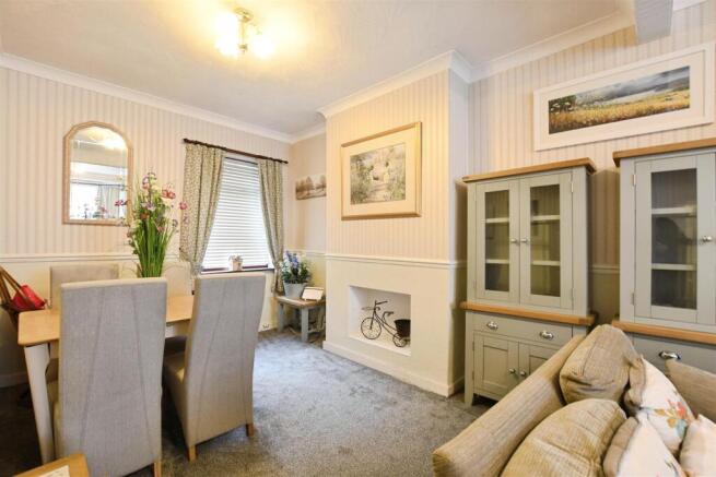 3 bed Terraced for sale Image 6
