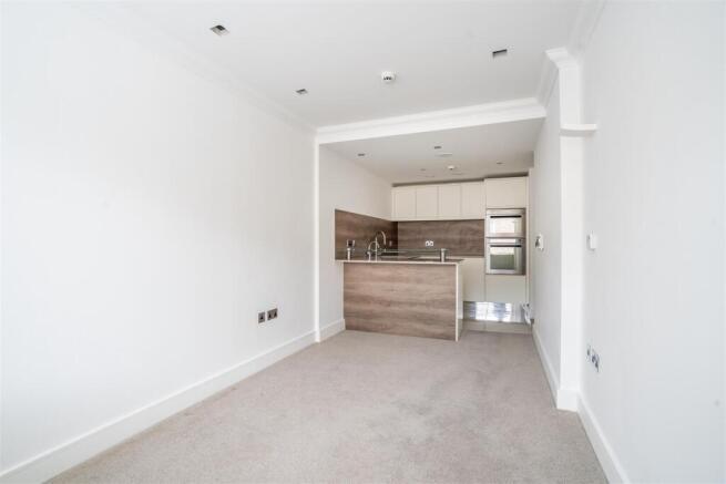 1 bed Apartment to rent Image 5