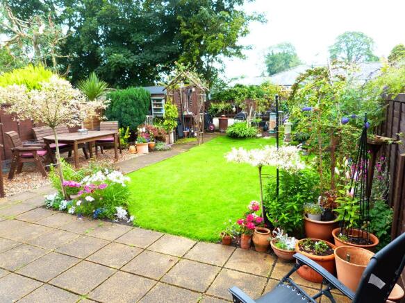 GARDEN IMAGE THREE