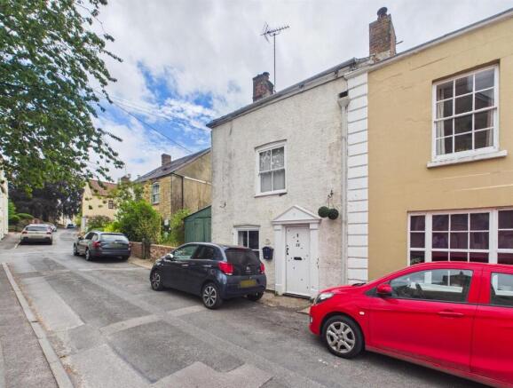 6 - 3-bedroom cottage, Kingswood W-U-E.jpg