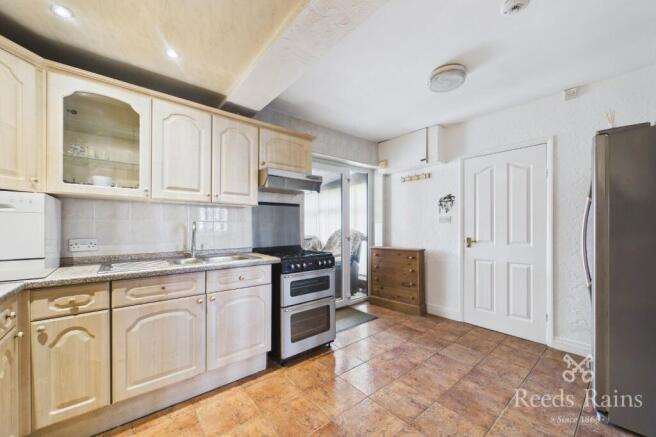 3 bed Semi-Detached for sale Image 6