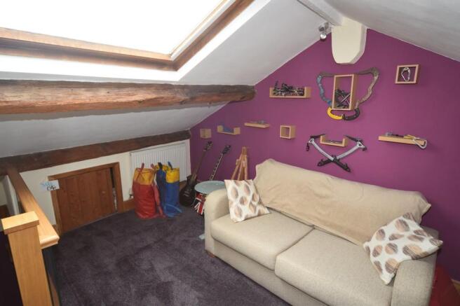 BEDROOM 2  