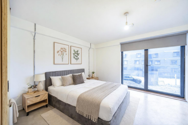 DL85 bedroom 2a.png