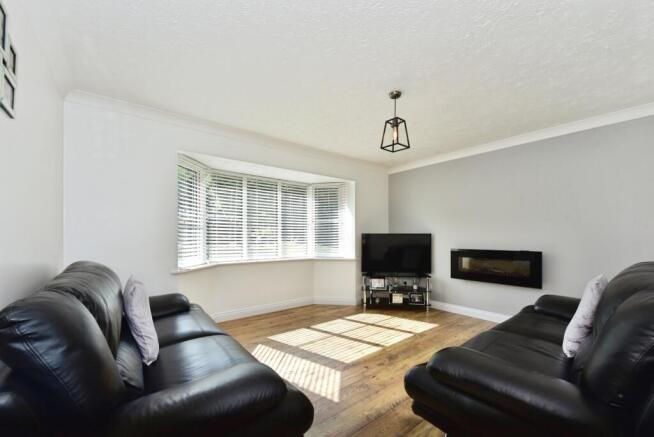 4 bed Detached for sale Image 5
