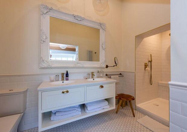 Master En-Suite