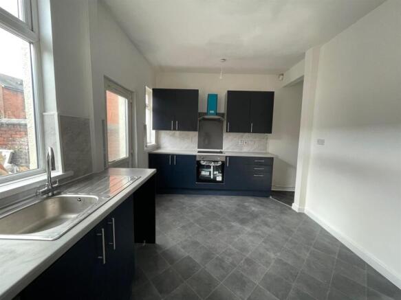 Fairhurst Street, Leigh photo 4