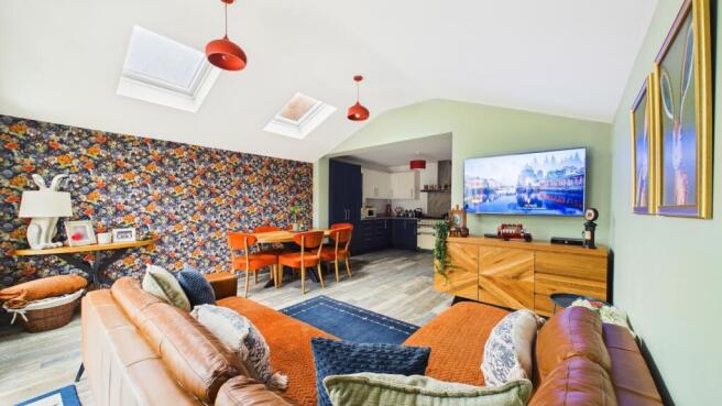 2 bed Semi-Detached for sale Image 5
