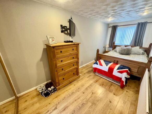 4 bed Link Detached House for sale Image 11