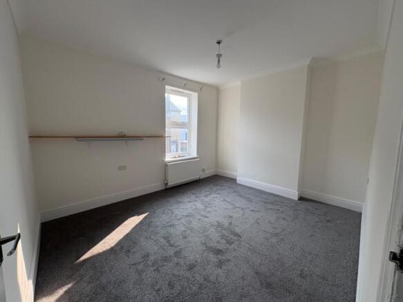 3 bed Terraced to rent Image 4