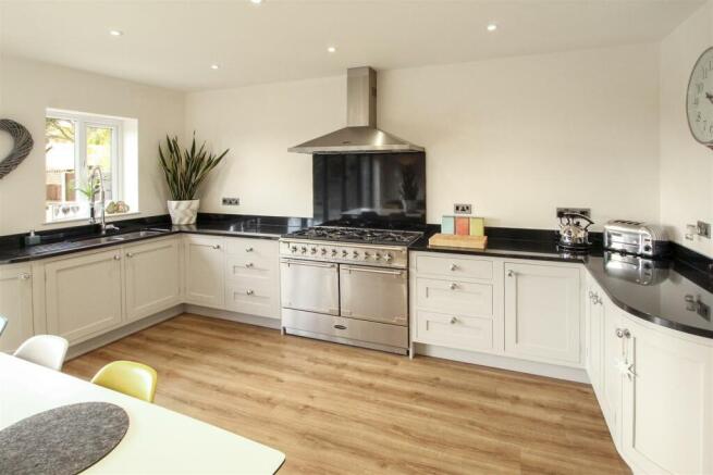 Kitchen Area.jpg