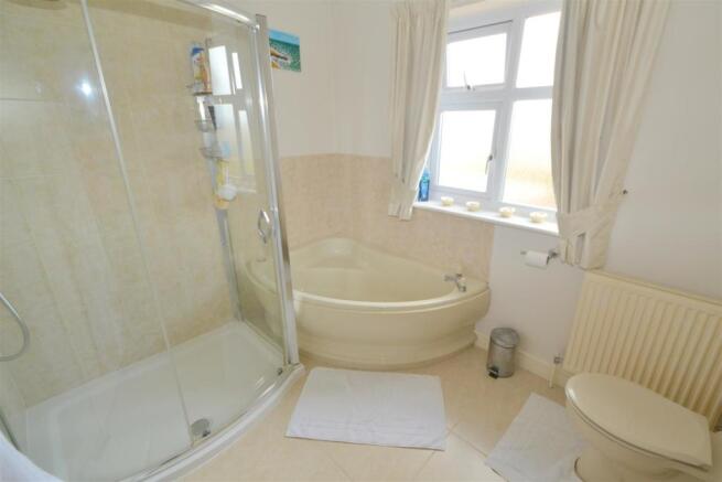 ensuite.JPG