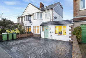 38, Carisbrooke Avenue, Bexley DA5 3HT