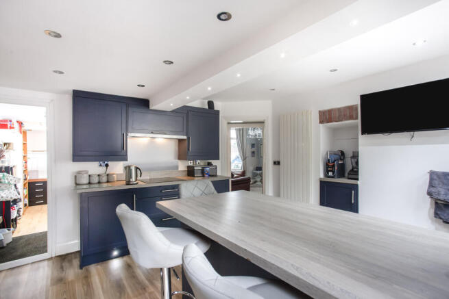 3 bed Semi-Detached for sale Image 10