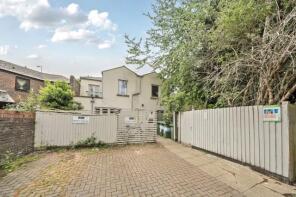 Flat 4, 14 The Wharf House, Butterwyke Place, Oxford OX1 1TT