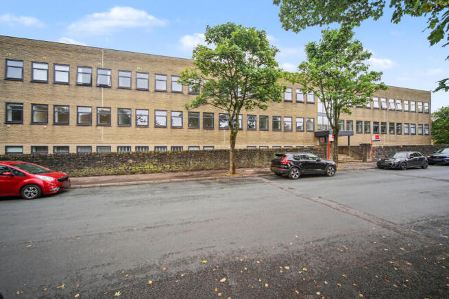 2 bed Apartment for sale in halifax