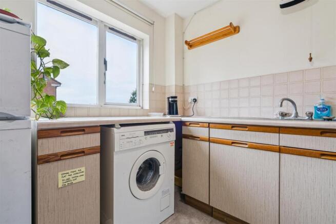 5 St Benedicts Close, London kitchen 2.jpg