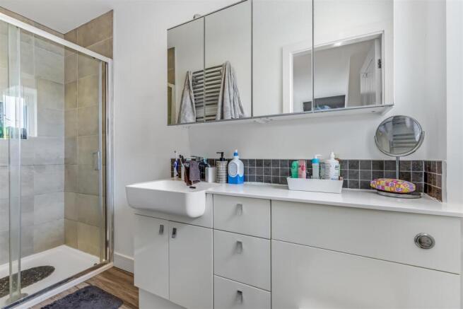 2 bed Apartment for sale Image 11