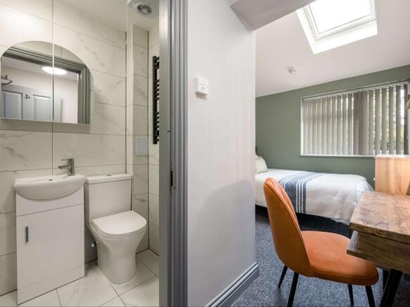Room 4 (2).jpg