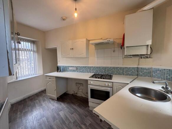 2 bed House to rent Image 4