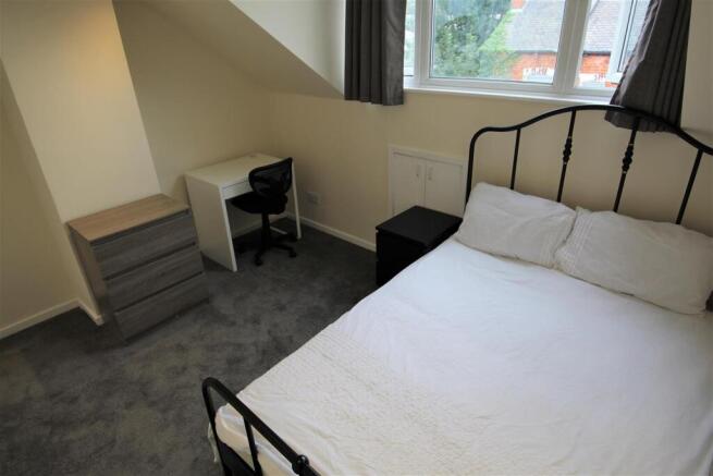 5 bed Terraced to rent Image 8
