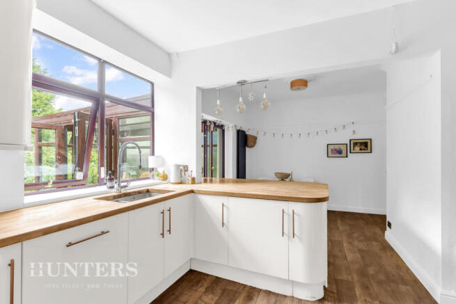 3 bed Semi-Detached for sale Image 10