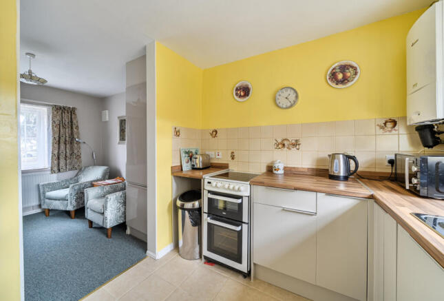 Redgrove Road, Cheltenham, GL51 photo 4