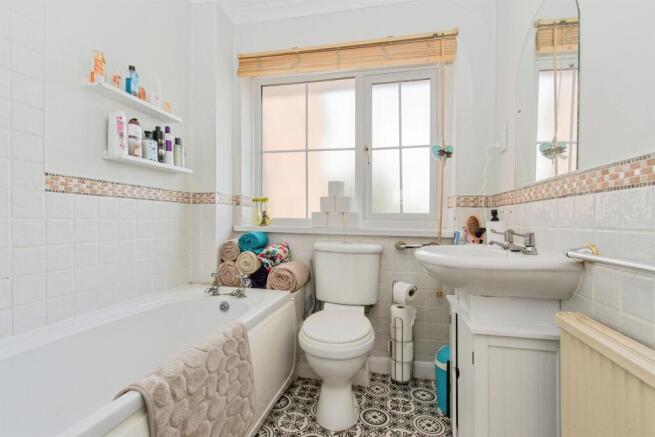 3 bed Terraced for sale Image 6