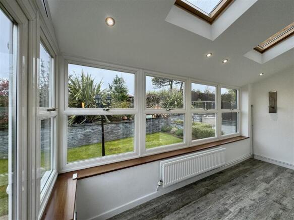 GARDEN ROOM