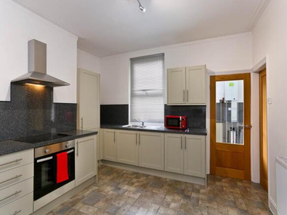 1 bed House Share to rent Image 12