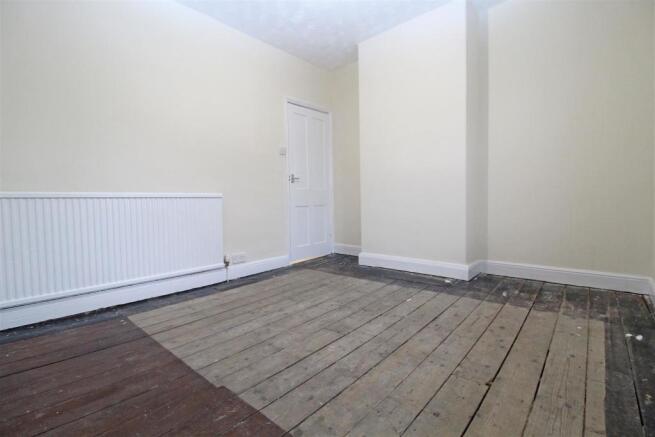 Master bedroom..jpg