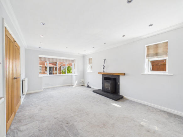 4 bed Detached for sale Image 6