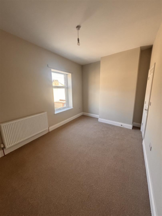 2 bed End of Terrace to rent Image 8